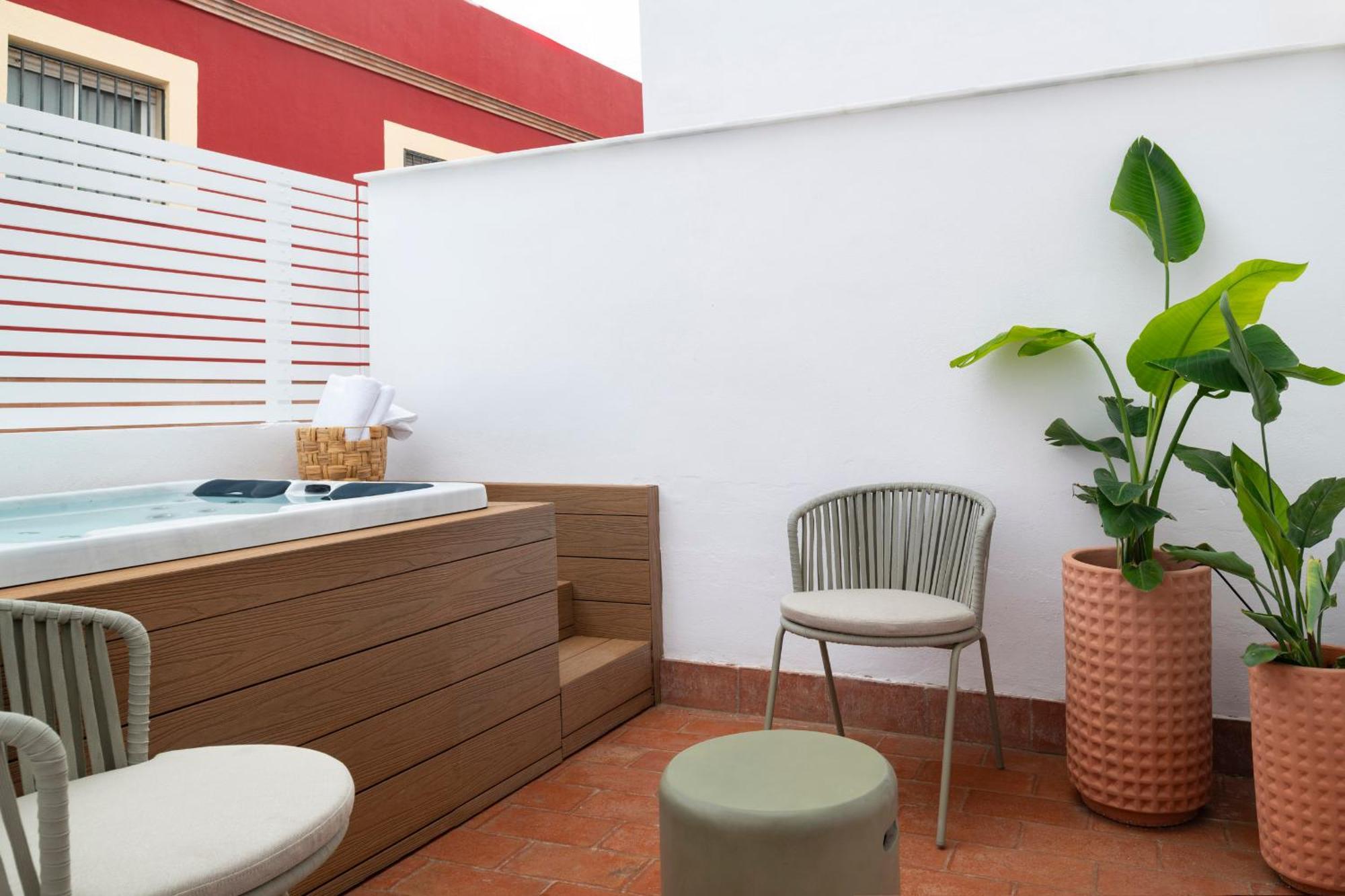 Magno Apartments Santa Clara - Private Terraces With Jacuzzi Seville Exterior photo
