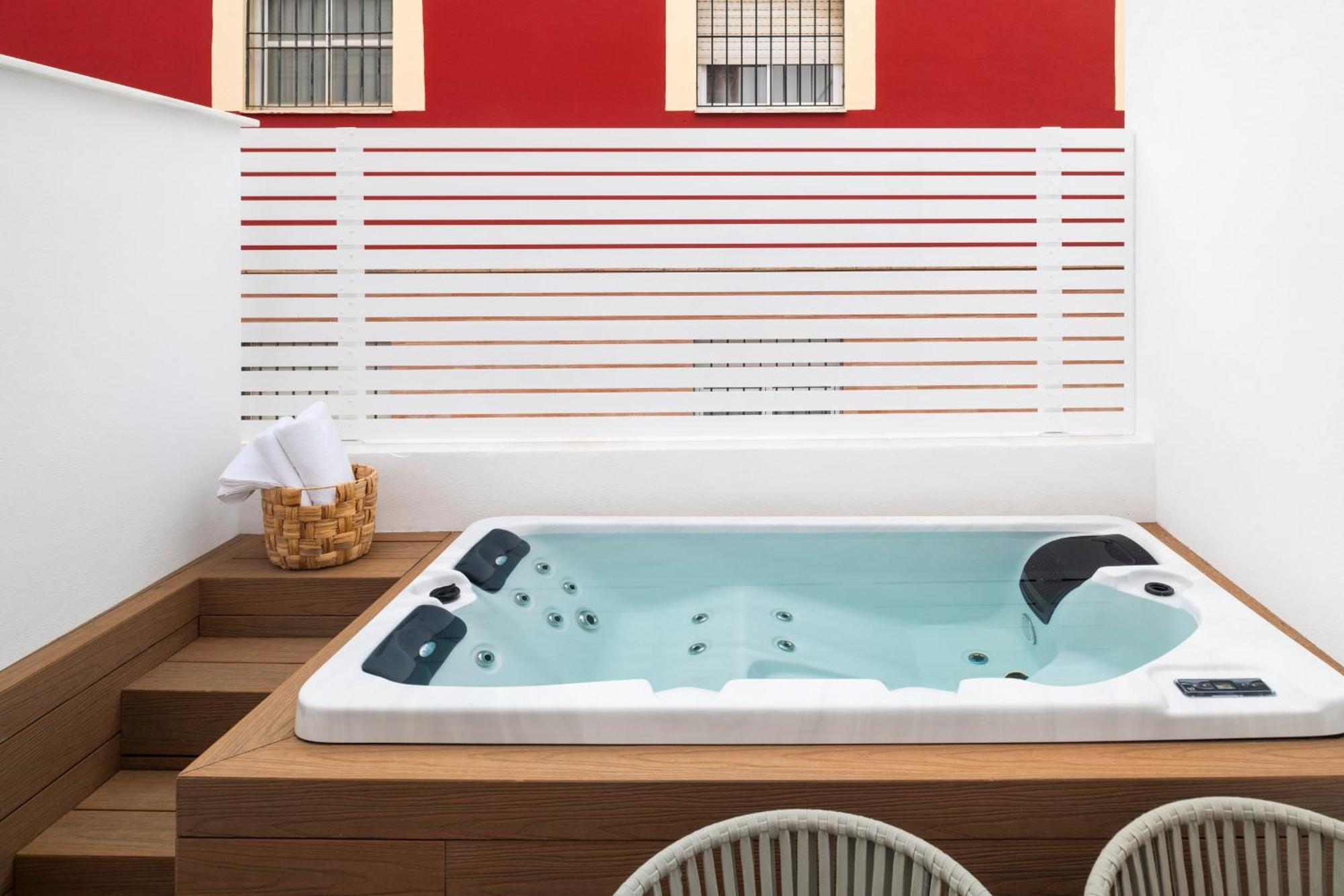 Magno Apartments Santa Clara - Private Terraces With Jacuzzi Seville Exterior photo